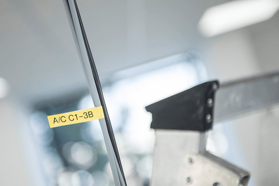 Brother PT-E110 Etikettendrucker Wärmeübertragung 180 x 180 DPI 20 mm/sek HGe/TZe QWERTY PTE110G1