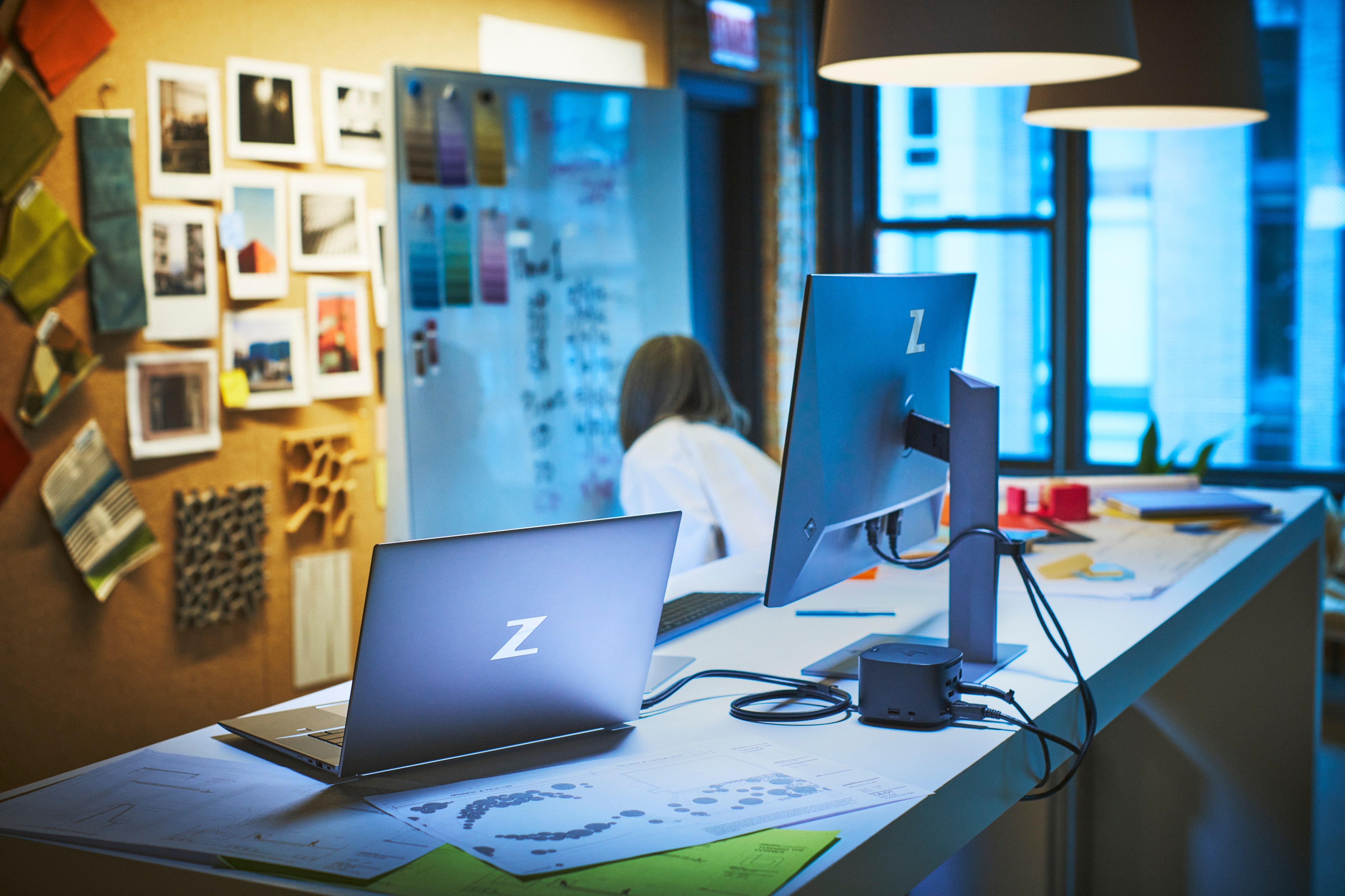 Thunderbolt Dock 280W G4 mit Kombikabel