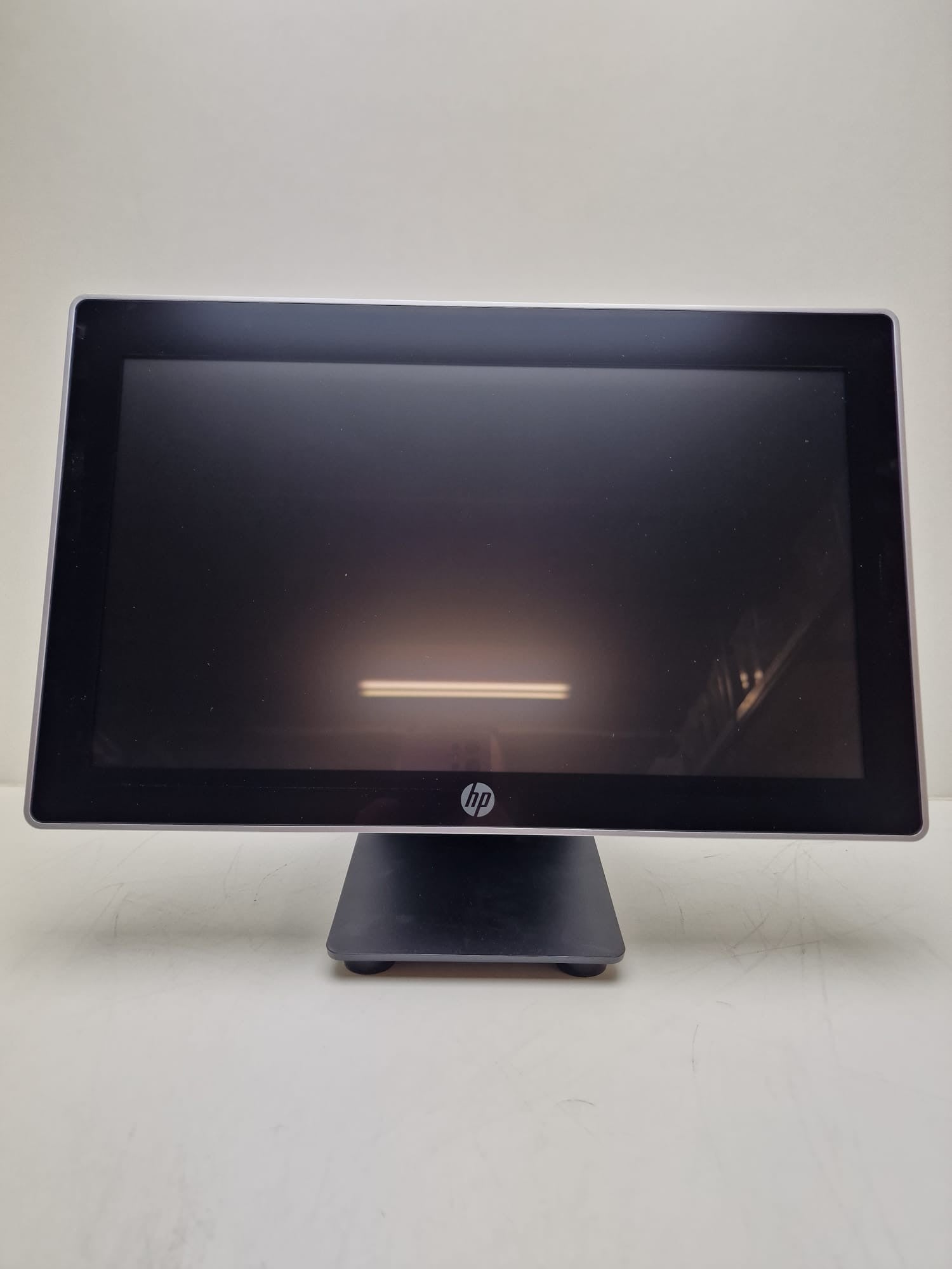 HP L7016T.