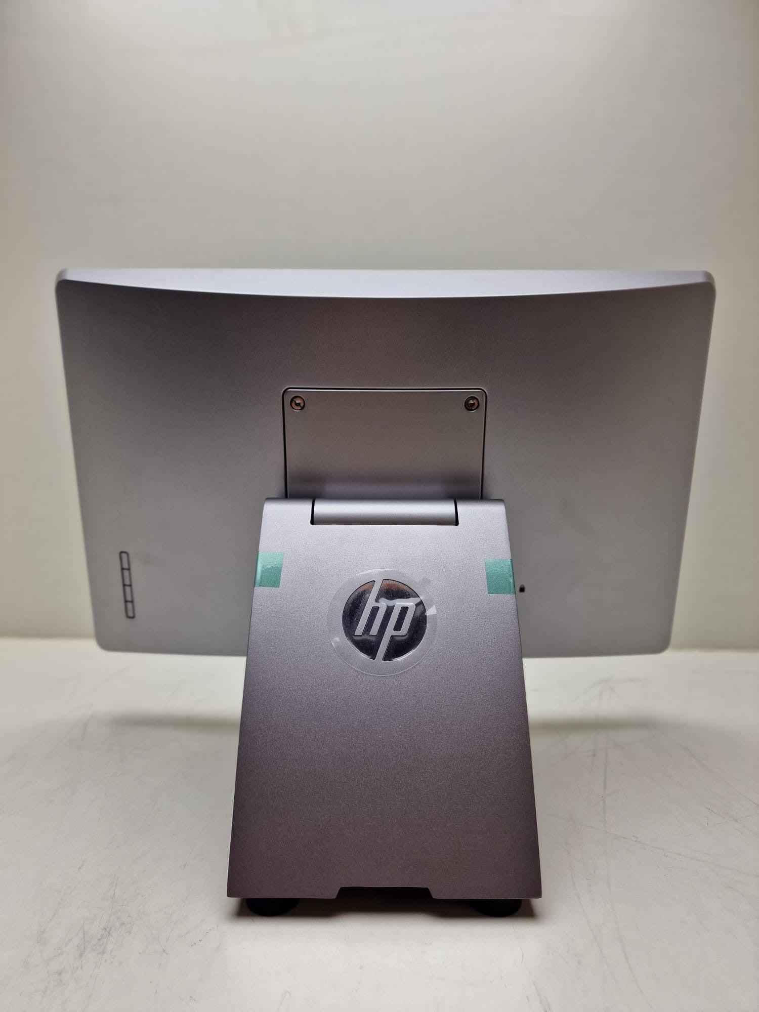 HP L7016T.